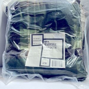 OCM Twin XL Reversible Comforter 66" X 90"